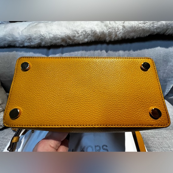 Michael Kors small crossbody tote bag - Picture 8 of 8